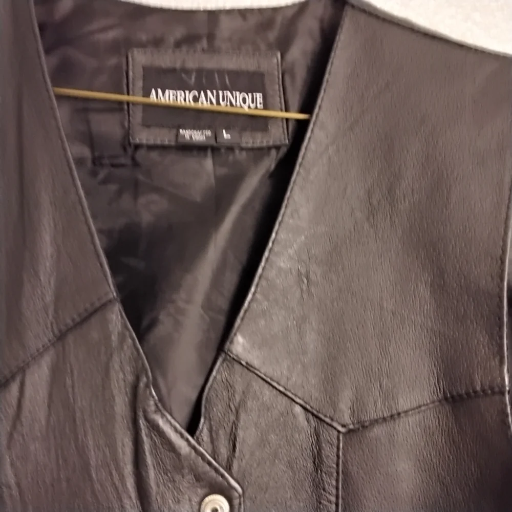 American Unique Women's Leather Motorcycle Vest  Size L. - Picture 3 of 5